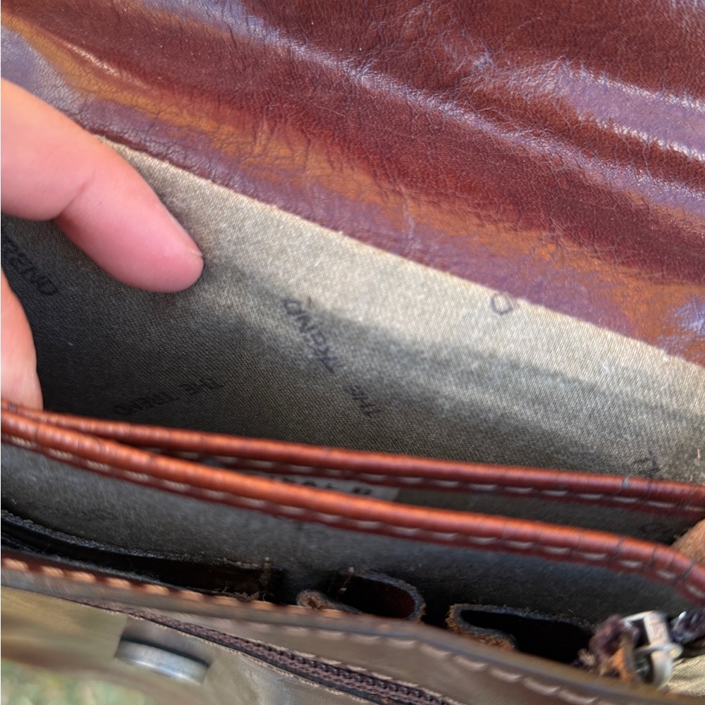 The Trend vintage Brown Leather Crossbody Bag with Silver Buckle - Picture 11 of 11